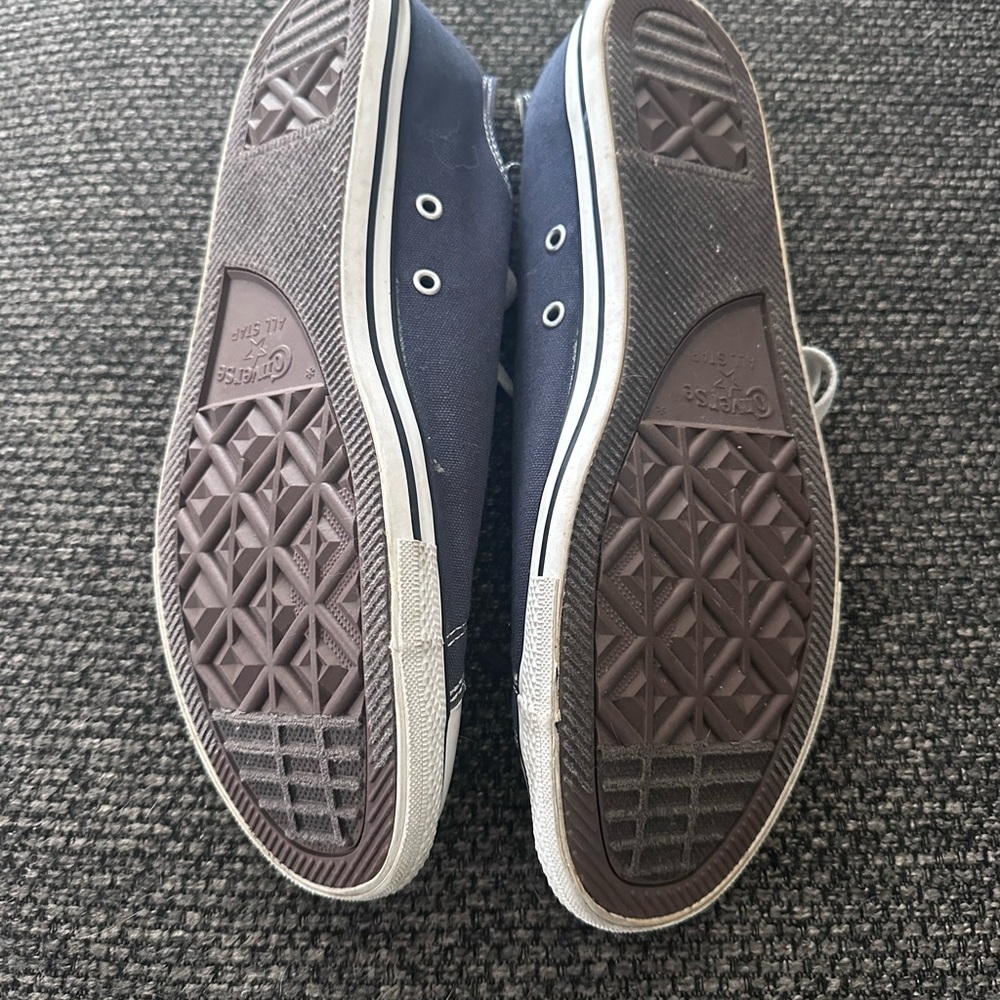 Men size 11 Women Size 13 Navy Low Top Converse